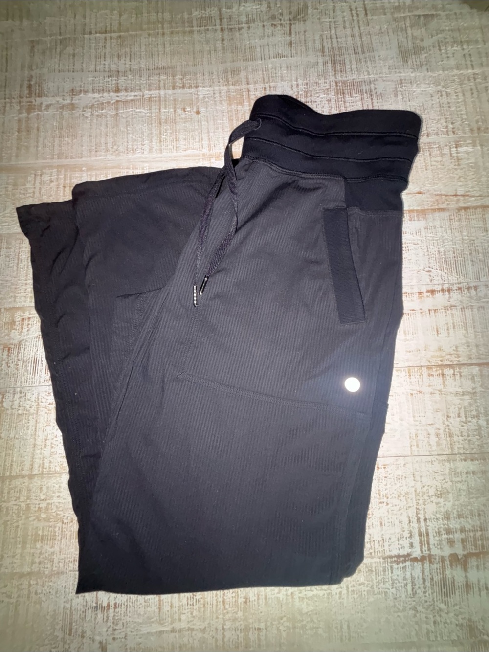 lululemon Black Studio Pants -size 6 petite length - Picture 7 of 7